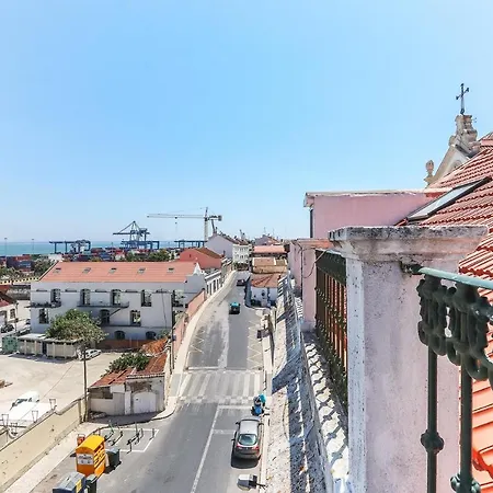 Portucale ! Beato River View With Terrace Lisbon